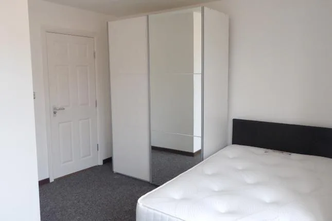 4 bedroom terraced house for rent