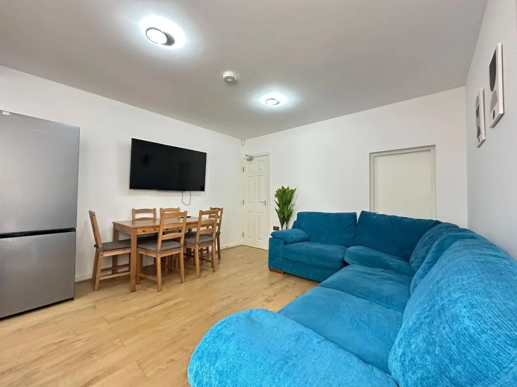 6 bedroom terraced house for rent