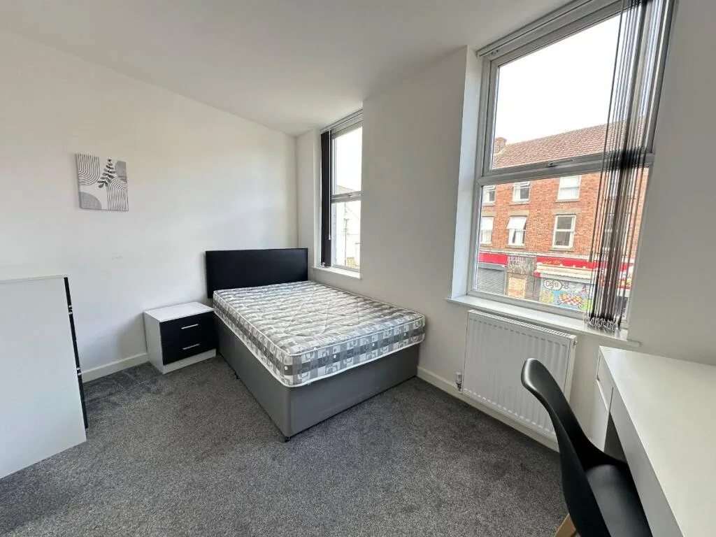 6 bedroom terraced house for rent