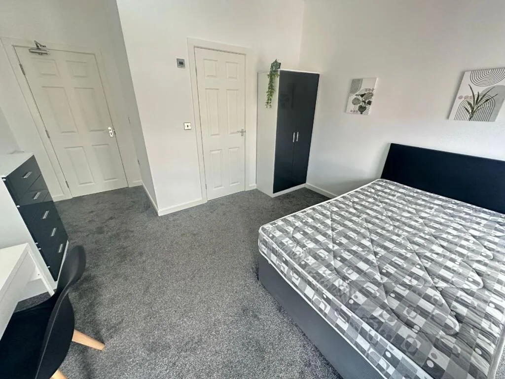 6 bedroom terraced house for rent