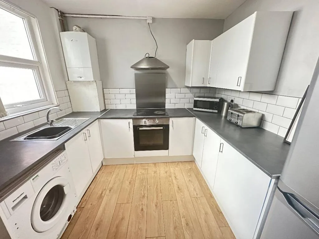 4 bedroom terraced house for rent