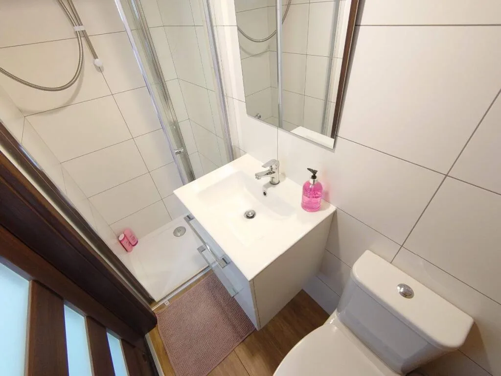 5 bedroom terraced house for rent