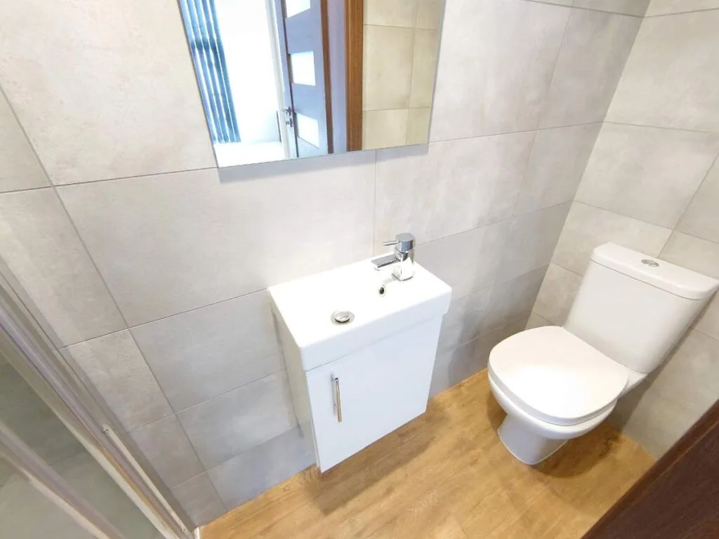 5 bedroom terraced house for rent