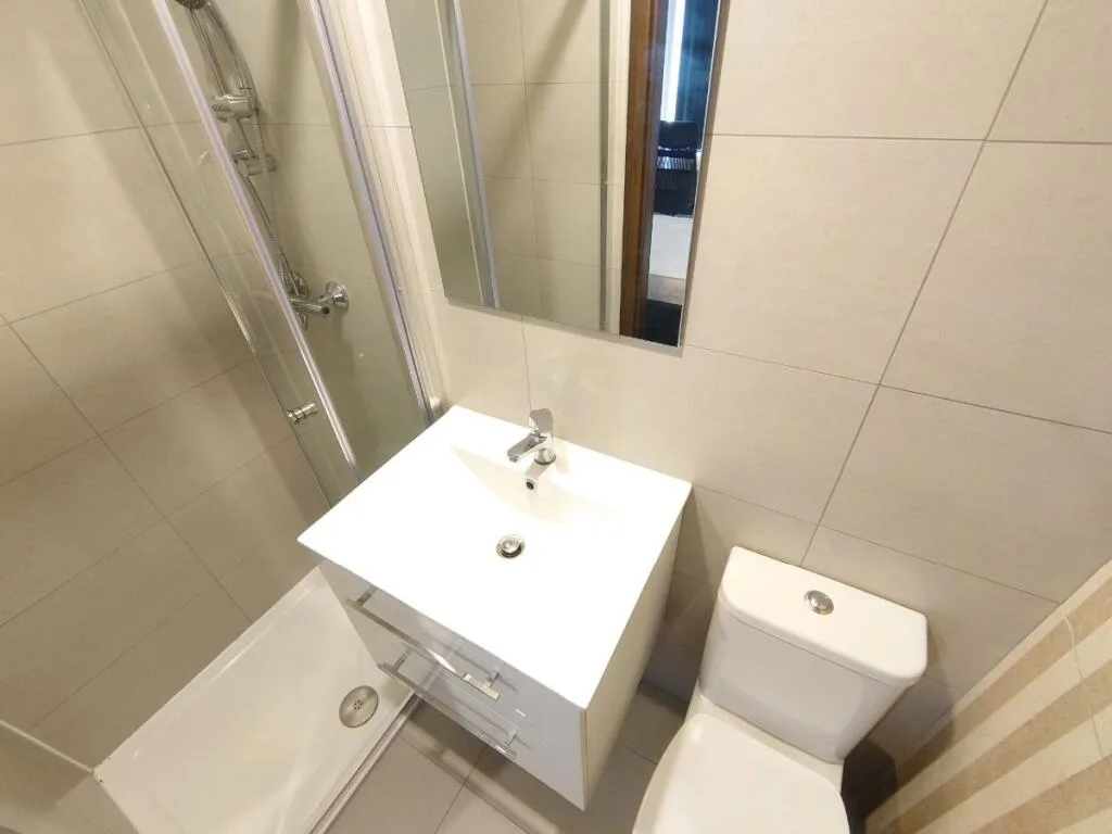 5 bedroom terraced house for rent