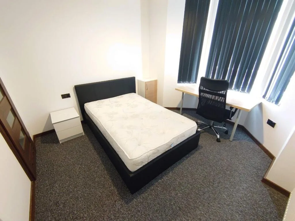 5 bedroom terraced house for rent