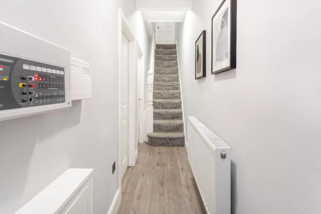 6 bedroom terraced house for rent