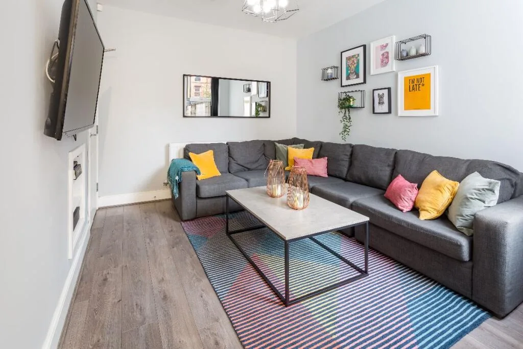 6 bedroom terraced house for rent