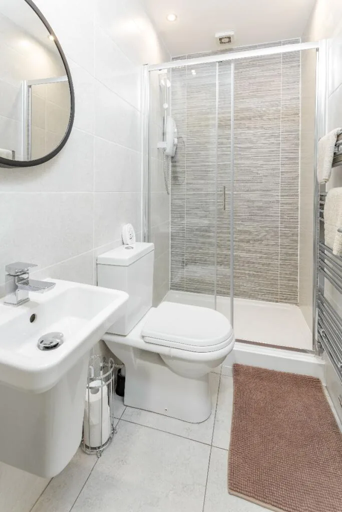 6 bedroom terraced house for rent