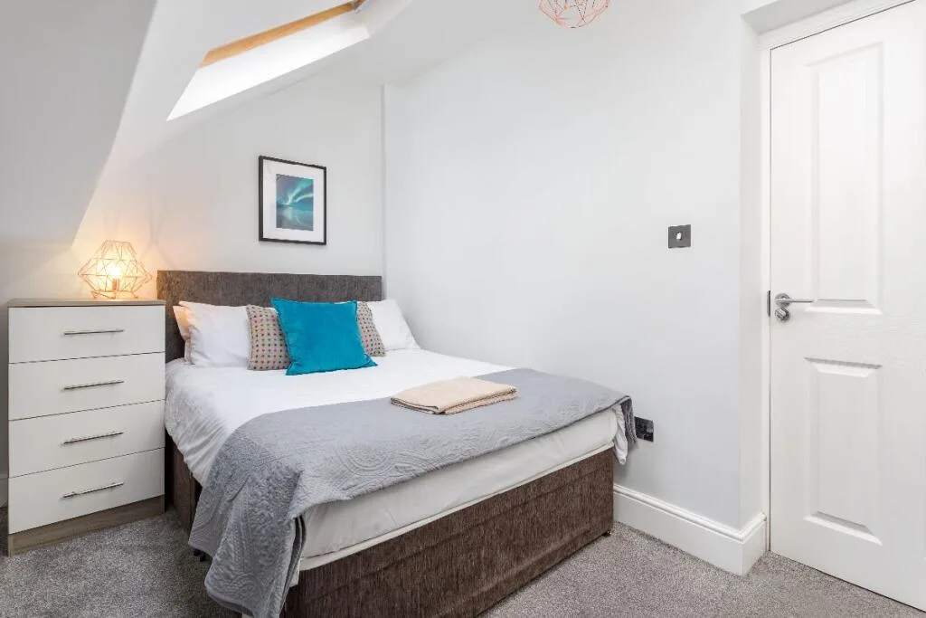 6 bedroom terraced house for rent