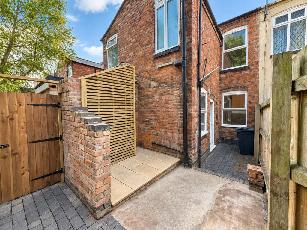 2 bedroom terraced house for rent