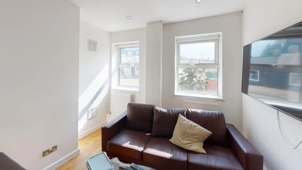 5 bedroom apartment for rent