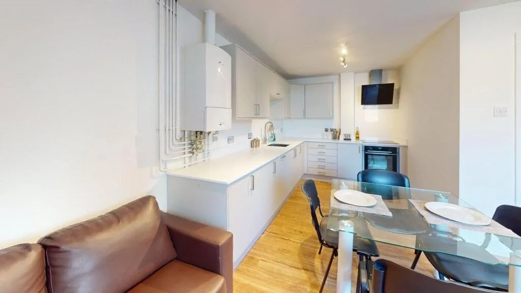 5 bedroom apartment for rent