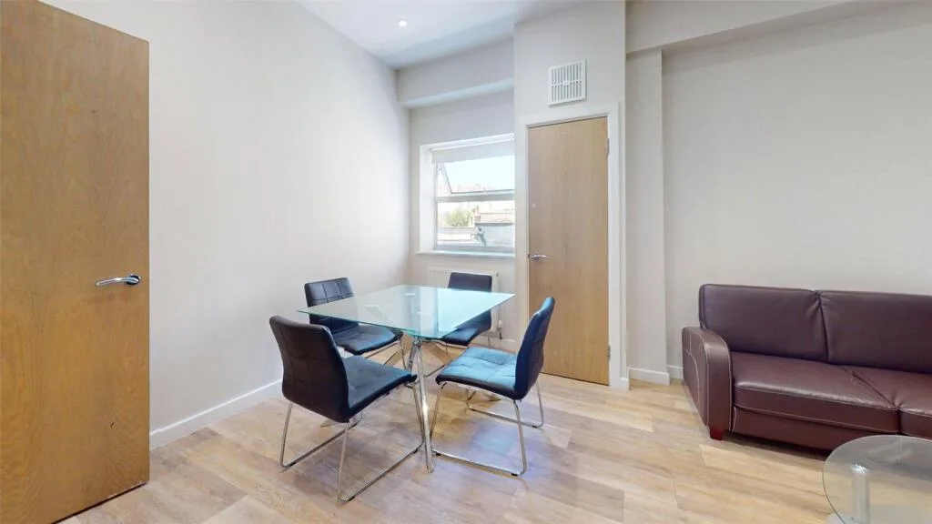 5 bedroom apartment for rent