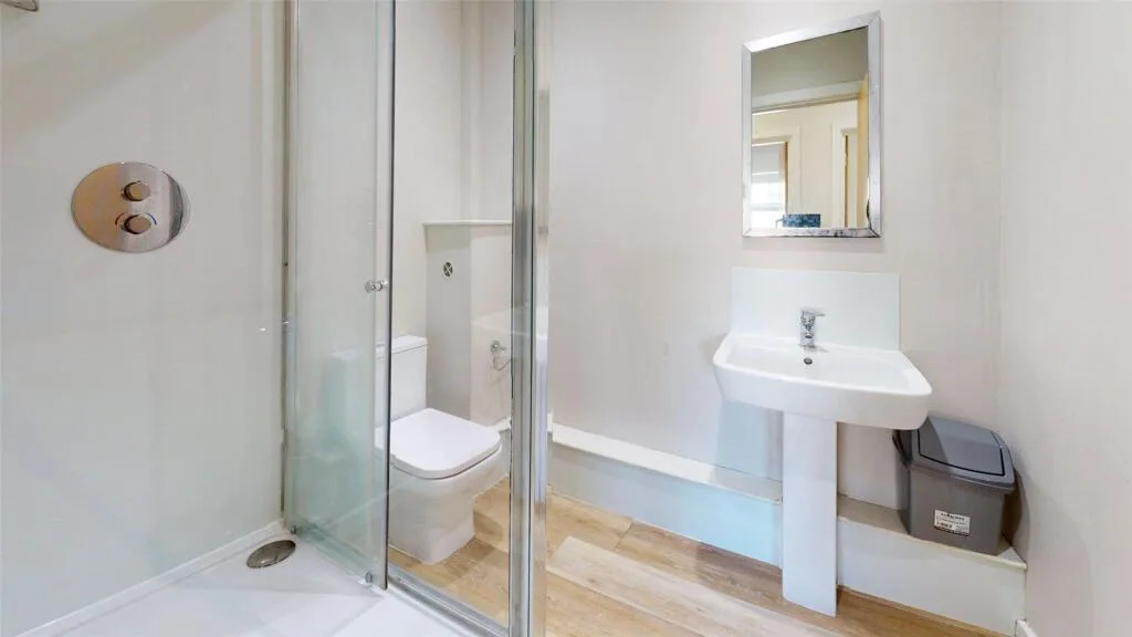 5 bedroom apartment for rent
