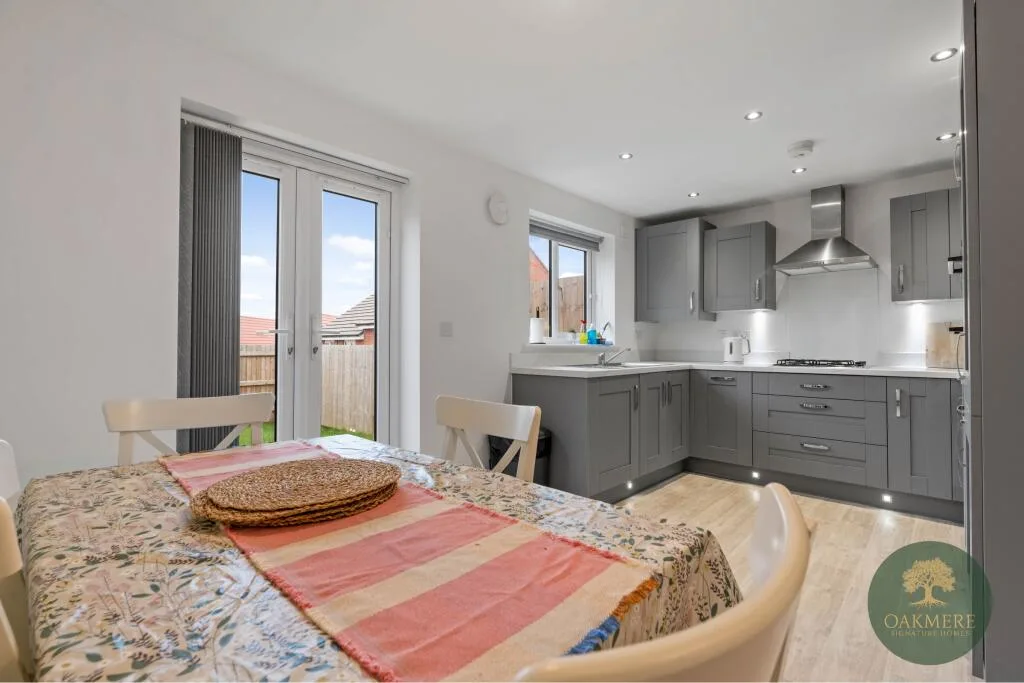 3 bedroom semi-detached house for rent