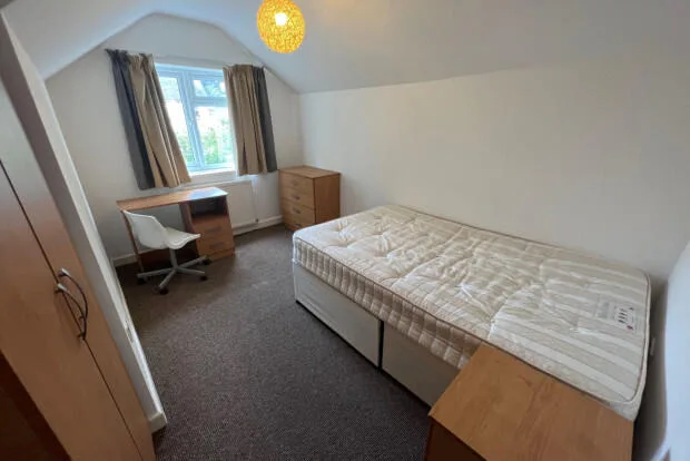 8 bedroom terraced house for rent