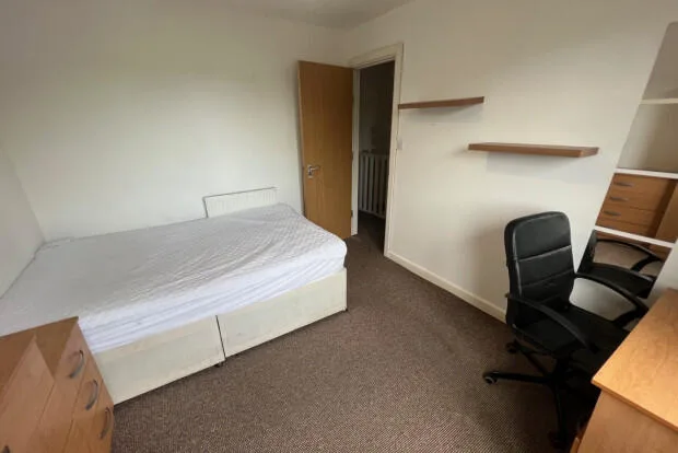 8 bedroom terraced house for rent