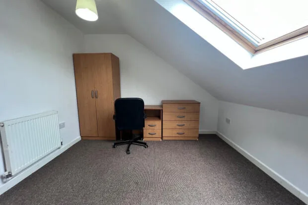 8 bedroom terraced house for rent