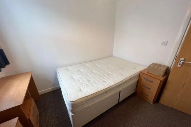 8 bedroom terraced house for rent