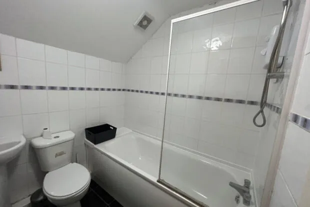 8 bedroom terraced house for rent