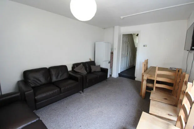 7 bedroom terraced house for rent