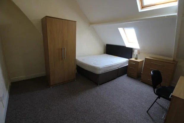 7 bedroom terraced house for rent