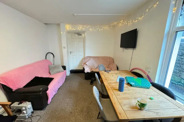7 bedroom terraced house for rent