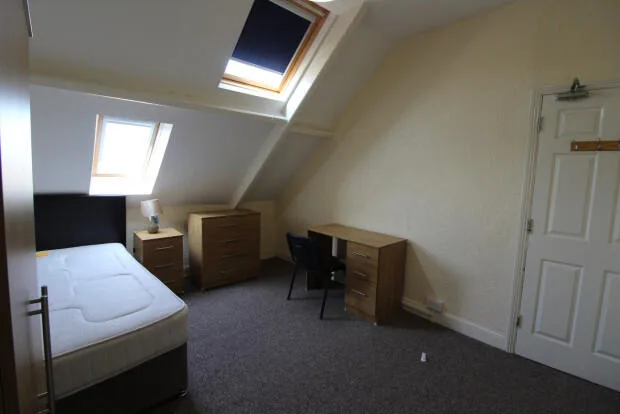 7 bedroom terraced house for rent