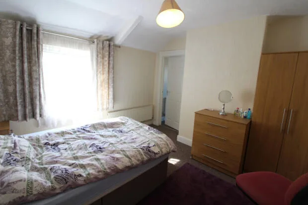 7 bedroom terraced house for rent