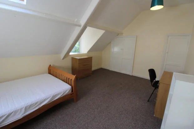 7 bedroom terraced house for rent