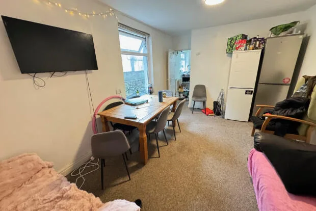7 bedroom terraced house for rent