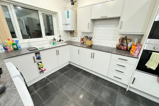 7 bedroom terraced house for rent