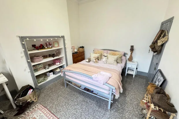 7 bedroom terraced house for rent