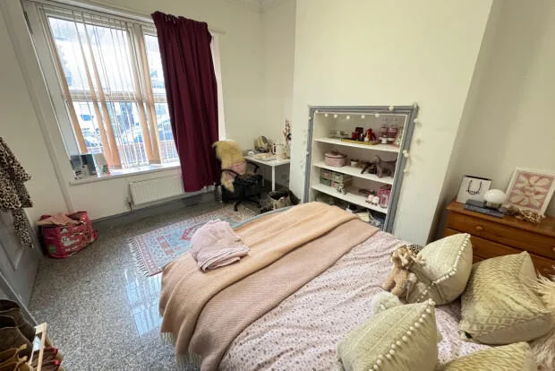 7 bedroom terraced house for rent