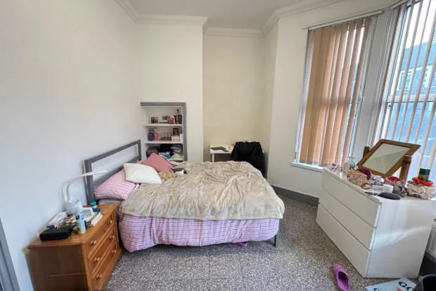 7 bedroom terraced house for rent