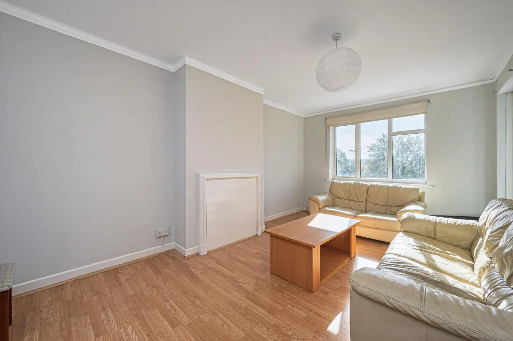 4 bedroom maisonette for rent