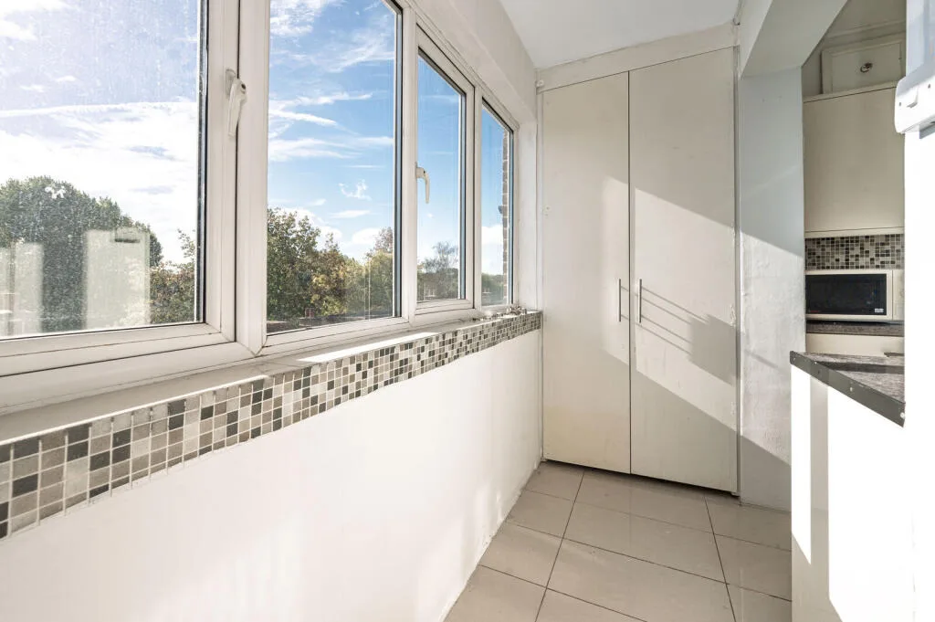 4 bedroom maisonette for rent