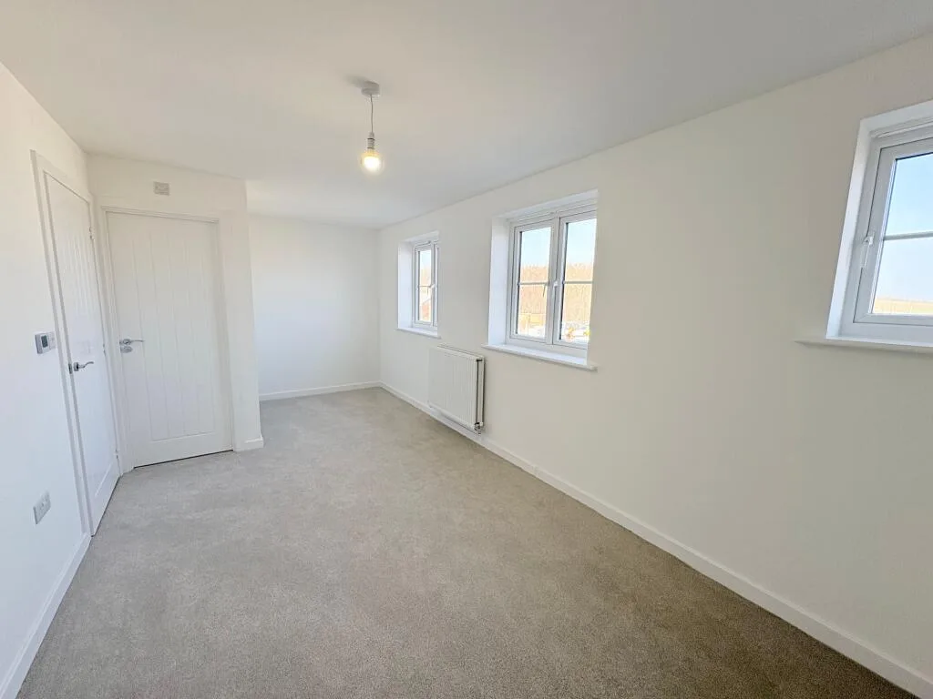 3 bedroom semi-detached house for rent