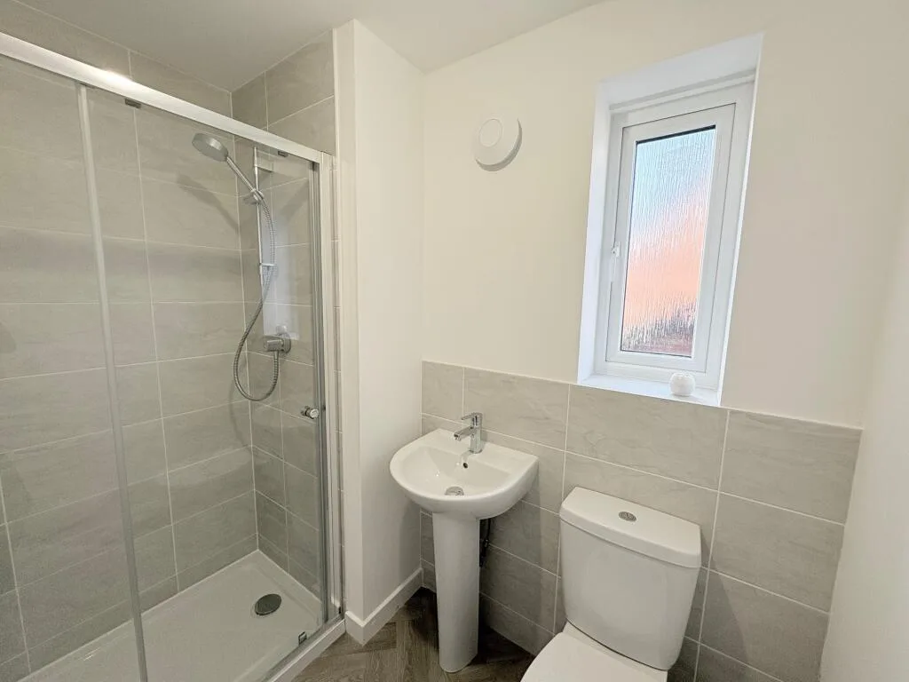 3 bedroom semi-detached house for rent