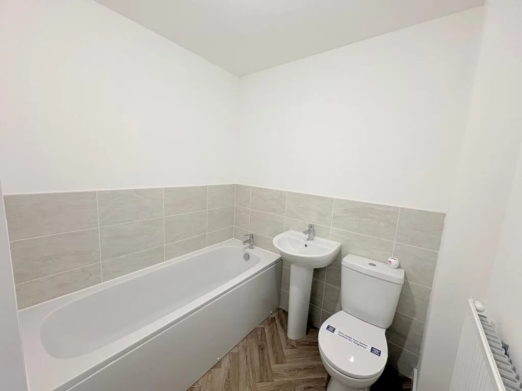 3 bedroom semi-detached house for rent