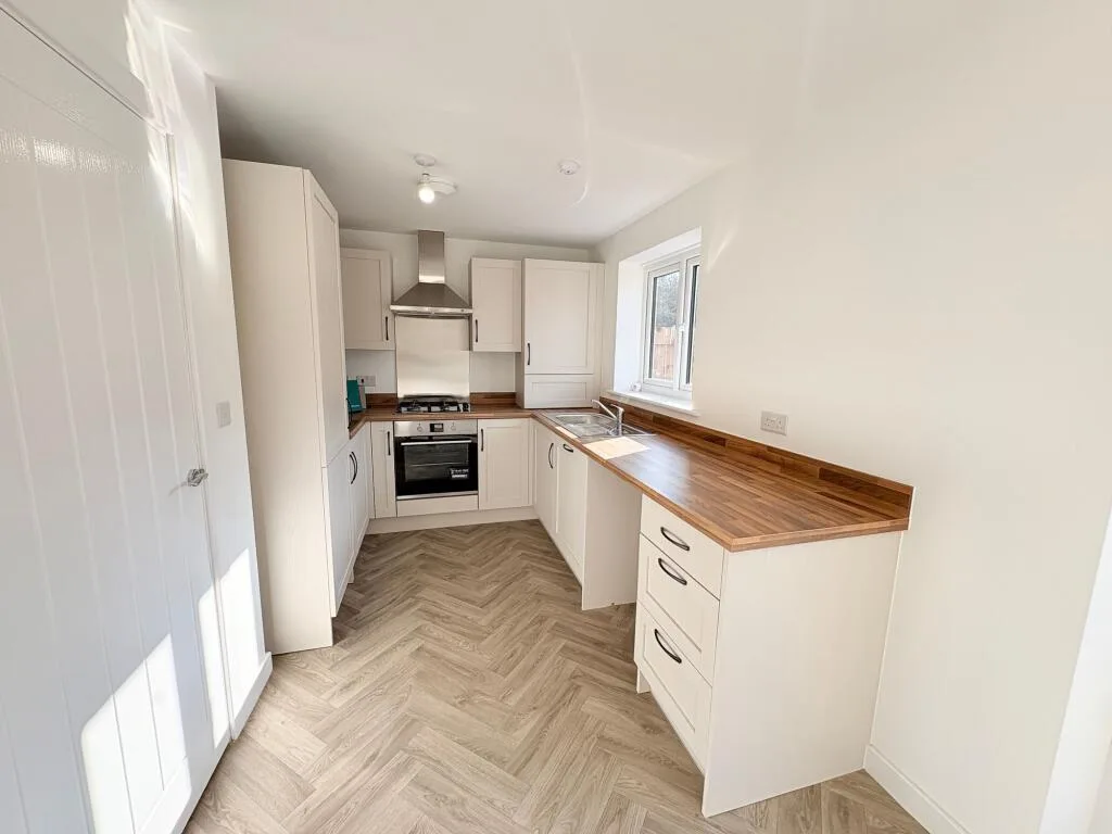 3 bedroom semi-detached house for rent