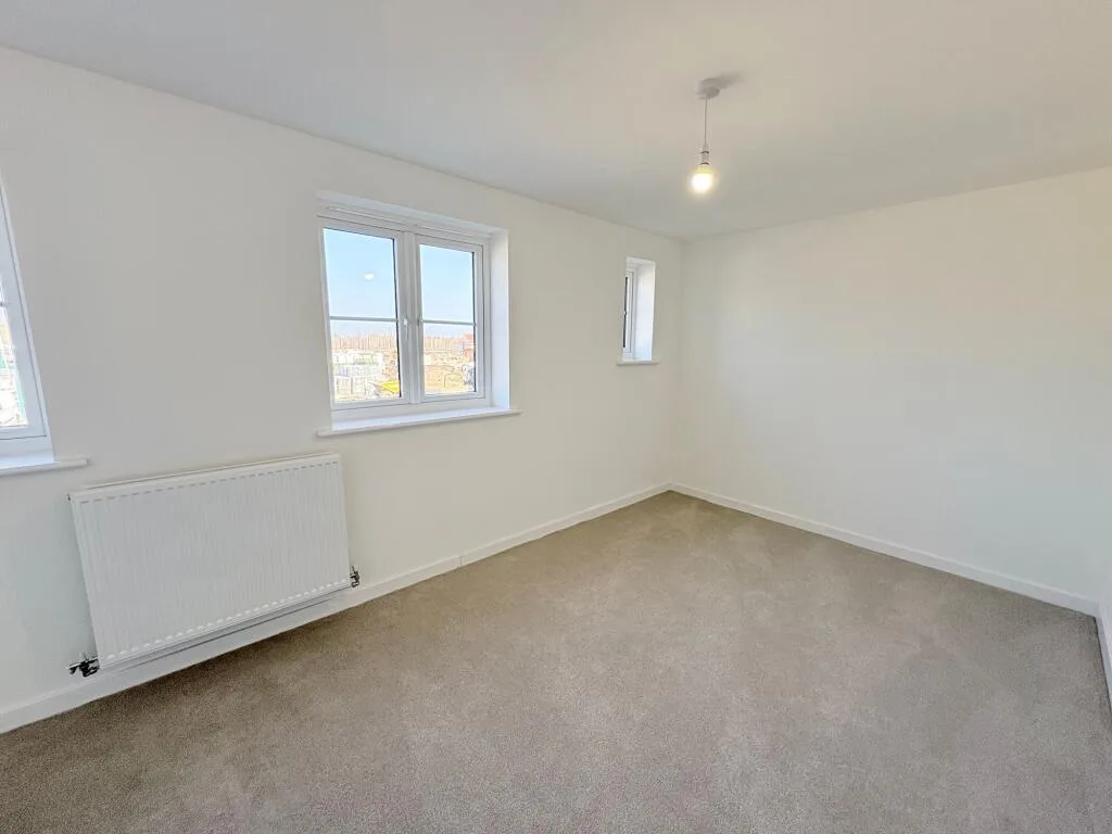 3 bedroom semi-detached house for rent