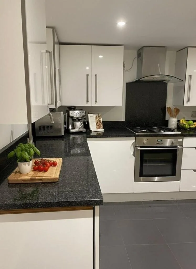 4 bedroom flat for rent