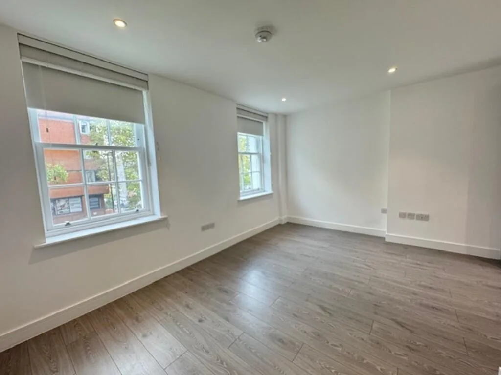 2 bedroom maisonette for rent