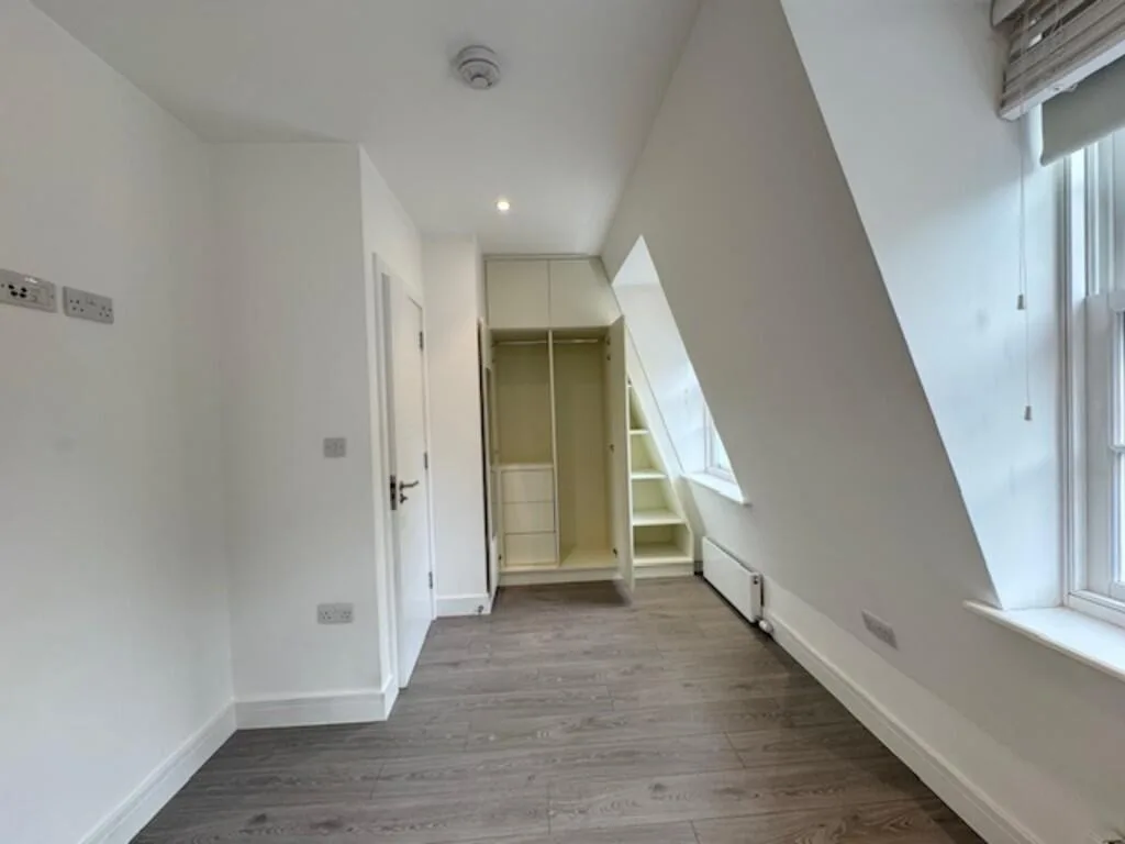 2 bedroom maisonette for rent