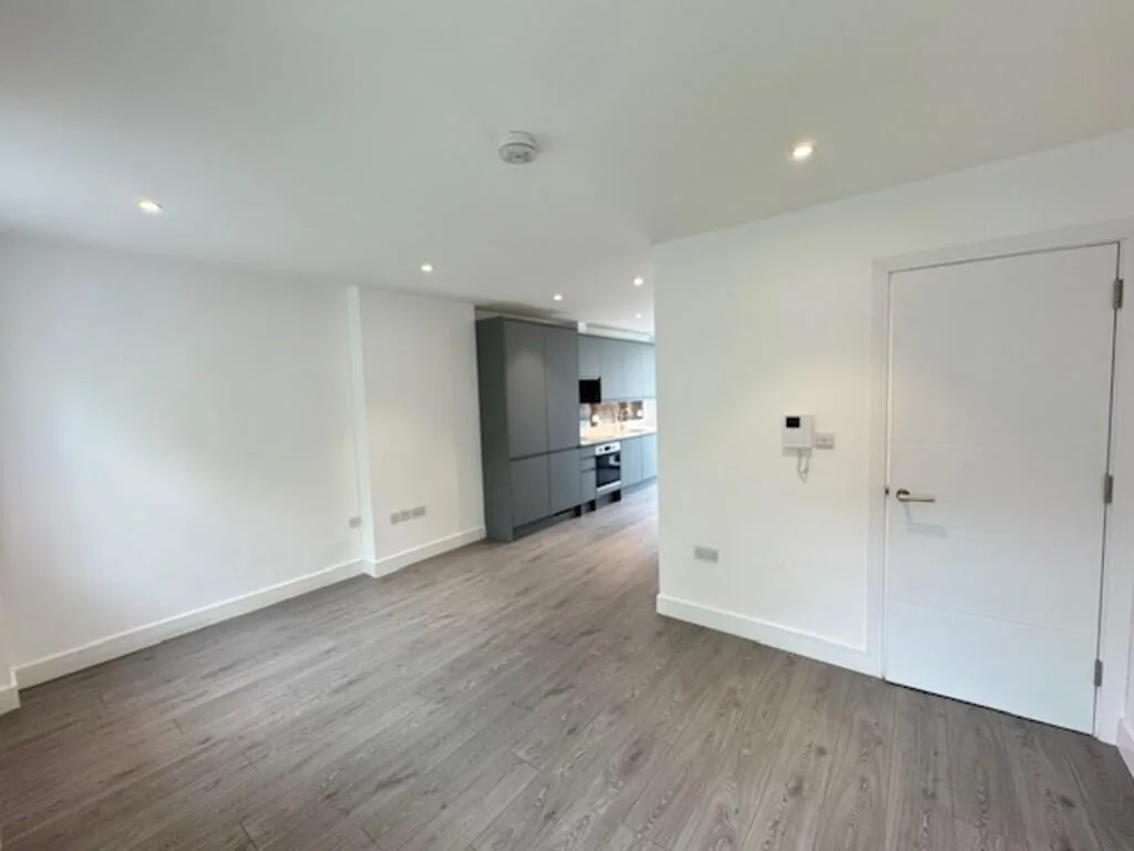 2 bedroom maisonette for rent