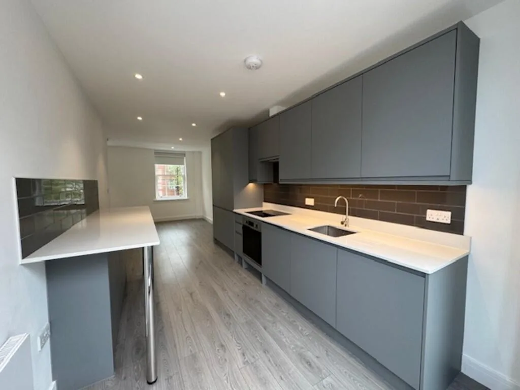 2 bedroom maisonette for rent