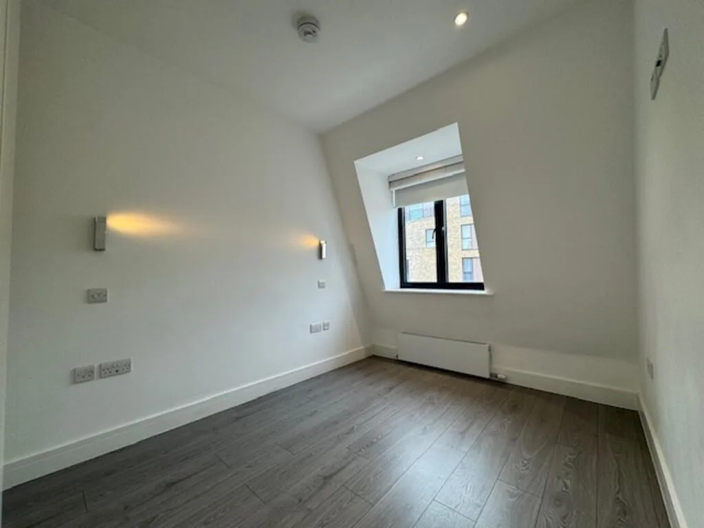 2 bedroom maisonette for rent