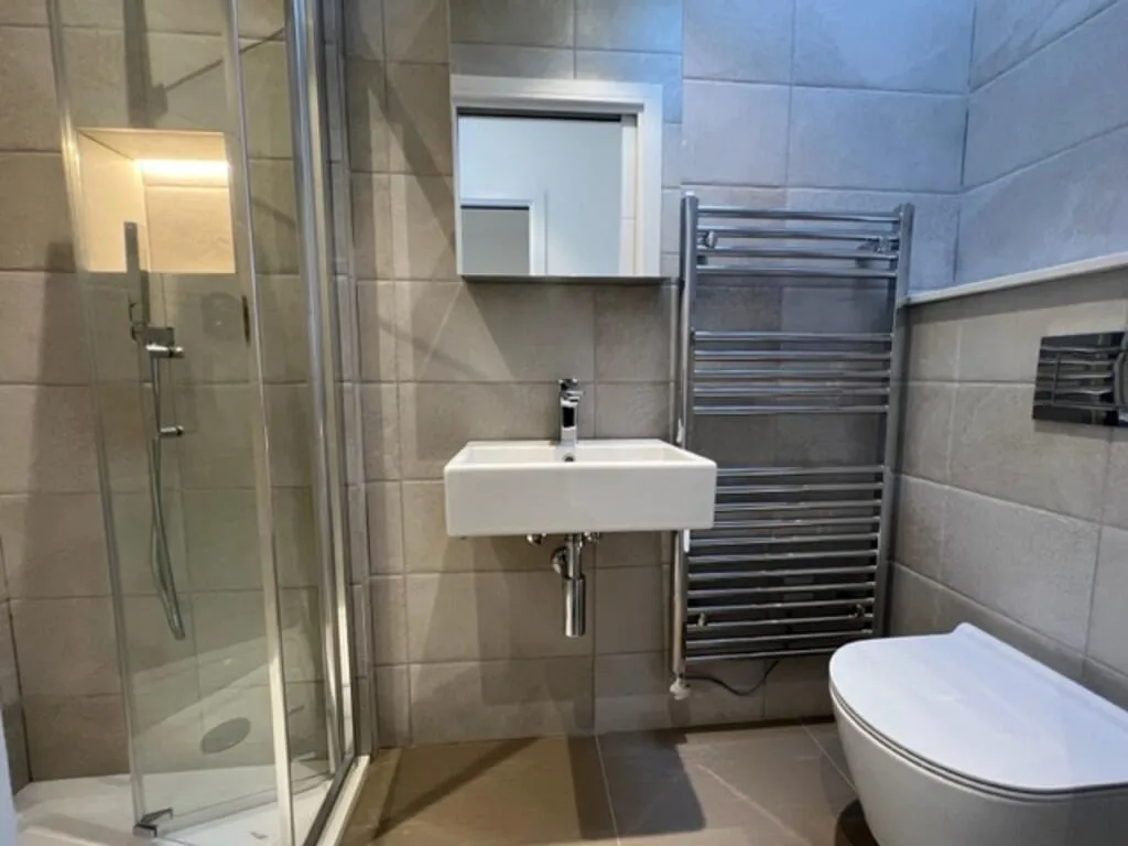 2 bedroom maisonette for rent