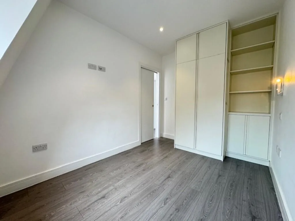 2 bedroom maisonette for rent